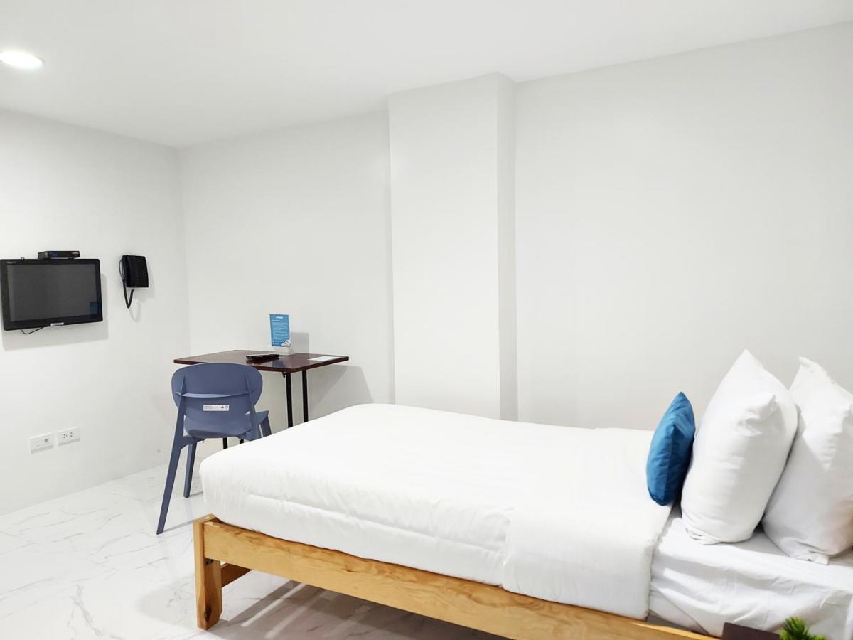 Hôtel Airobedz Bgc - Near Uptown à Manille Extérieur photo