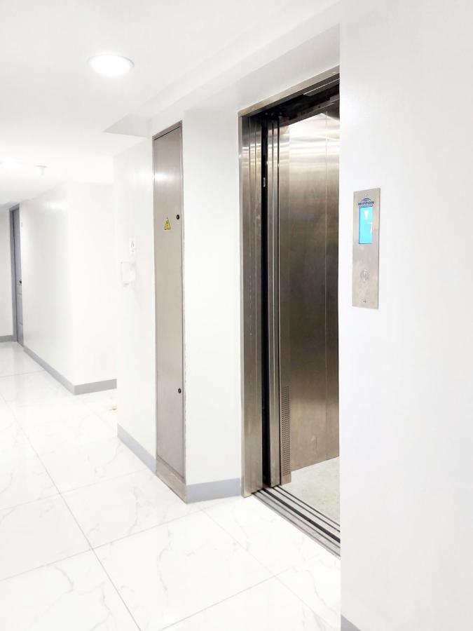 Hôtel Airobedz Bgc - Near Uptown à Manille Extérieur photo